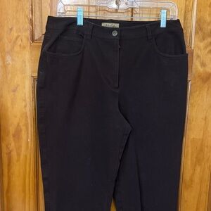 Peck & Peck Black Capris